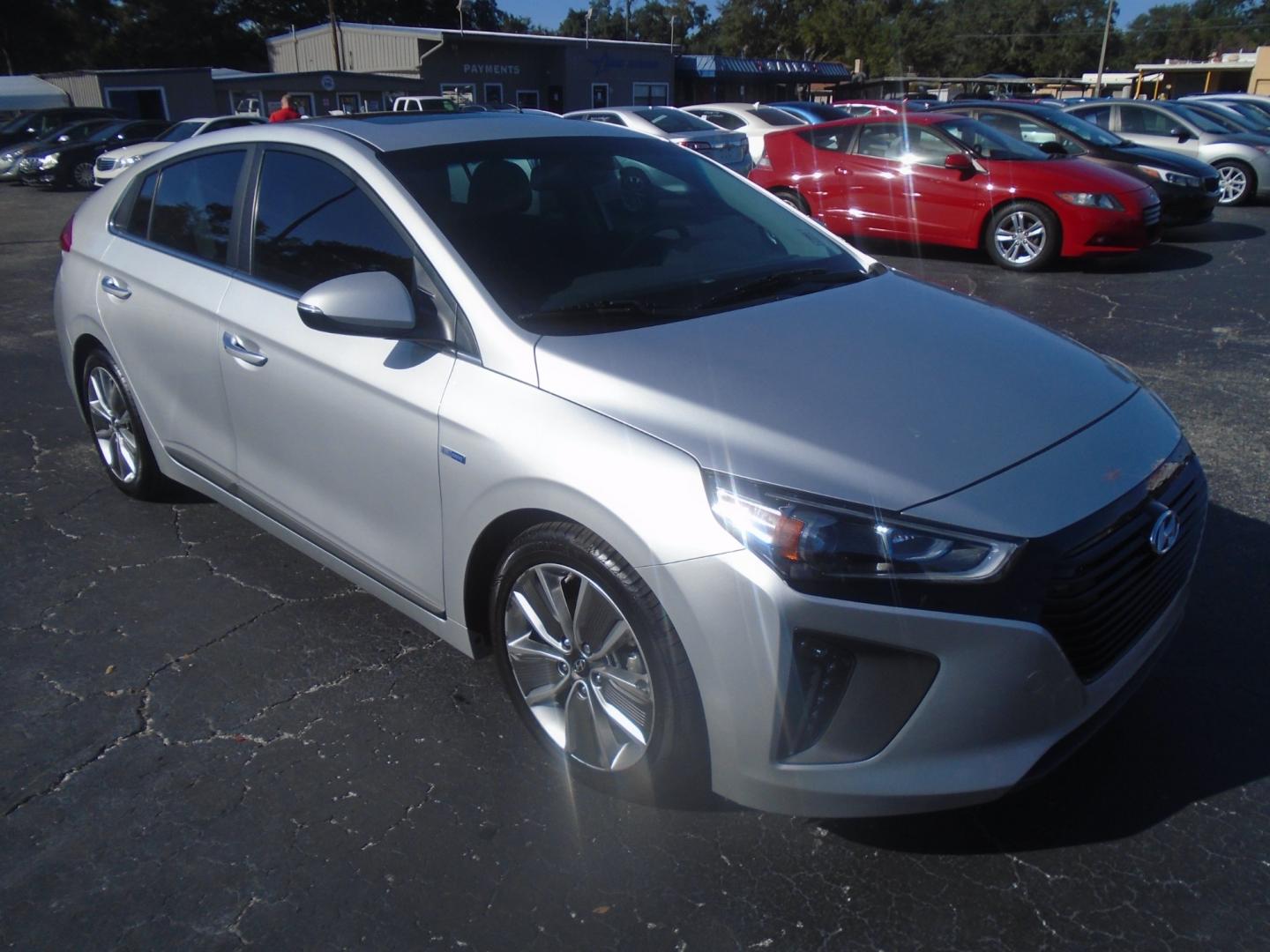 2017 Hyundai Ioniq Hybrid (KMHC85LC1HU) , located at 6112 N Florida Avenue, Tampa, FL, 33604, (888) 521-5131, 27.954929, -82.459534 - Photo#3